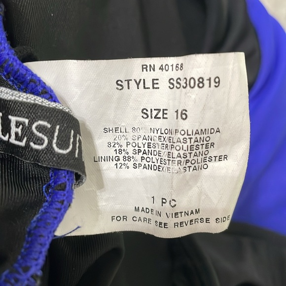 MIRACLESUIT High Neck Halter Cut Out Open Back Slimming Swim Suit One Piece 16 - Picture 7 of 8